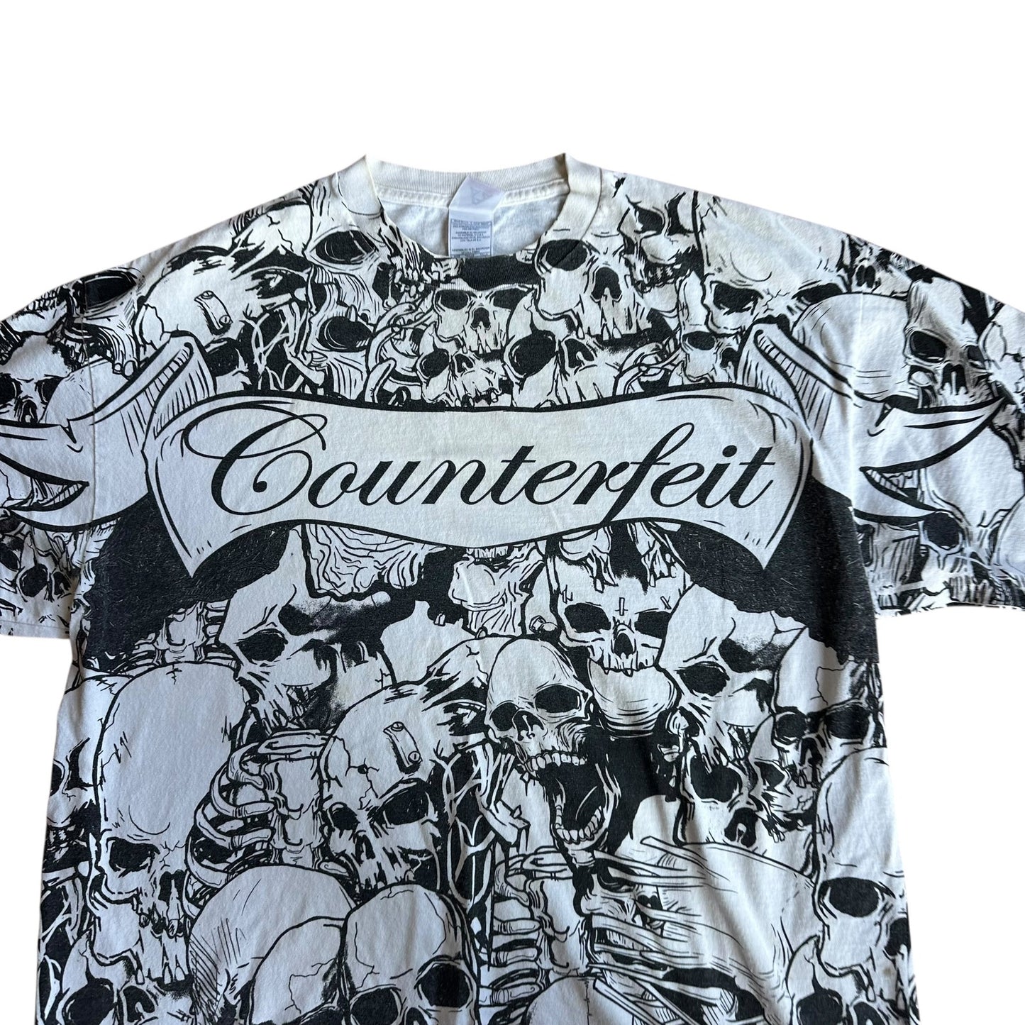 Vintage y2k COUNTERFEIT Skulls AOP T-Shirt Mens XL