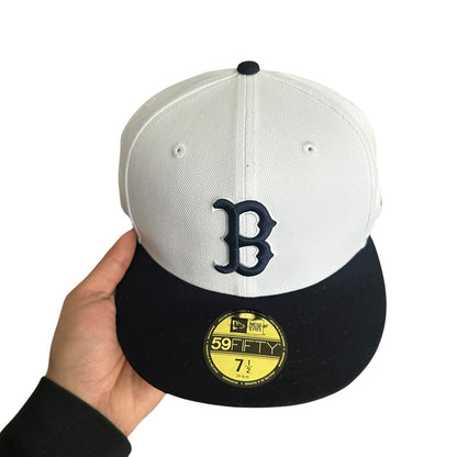 Boston RedSox White Black Fitted Cap NewEra Hat Mens 7 1/2